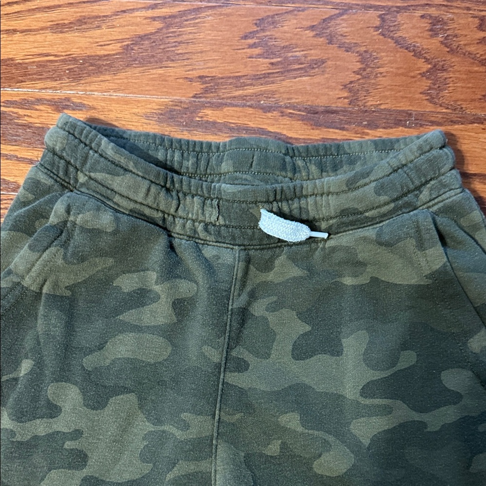 Old Navy Kids Green Camo Joggers - Picture 2 of 2